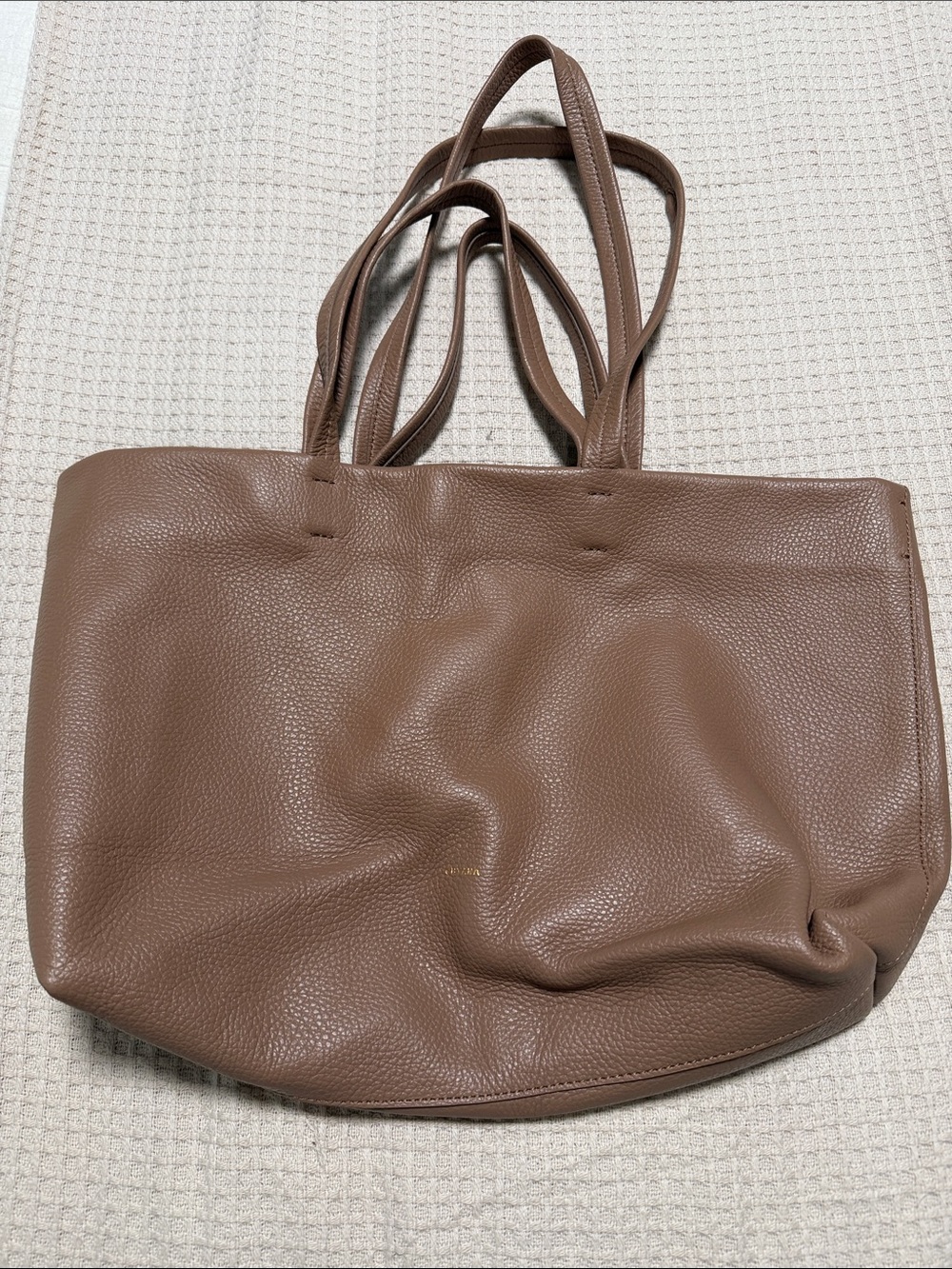 Cuyana Pebbled Leather Tote in Taupe Brown